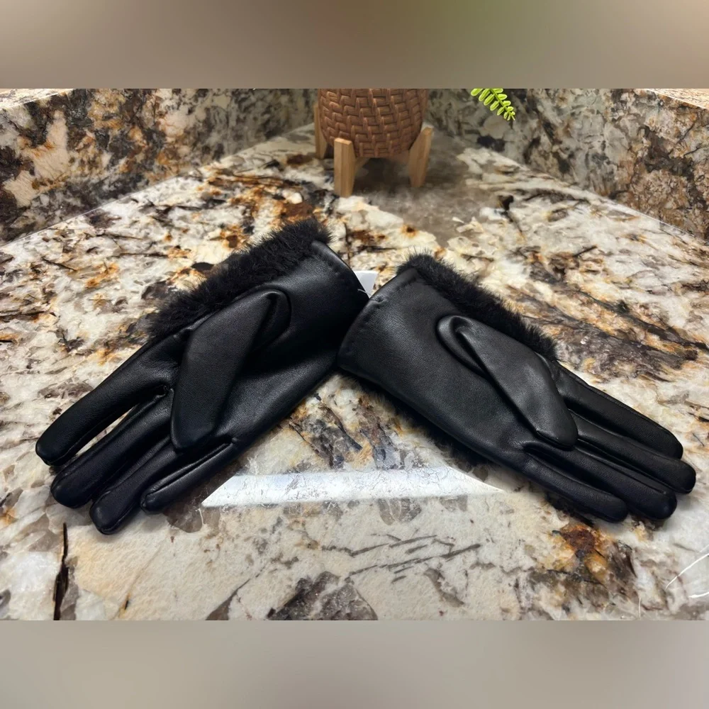 Steve Madden Black Faux Fur Gloves
